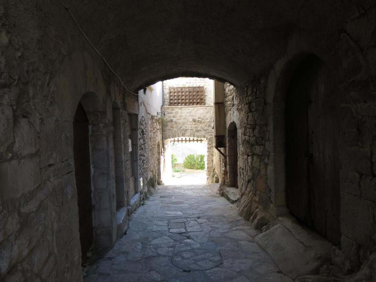Le Castellas Du Pic St Loup Saint-Mathieu-de-Treviers Bagian luar foto